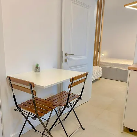 Old Town Garden Retreat Apartment